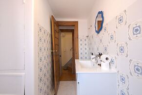 Alfama Historical I River View by Homing
