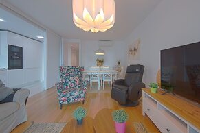 Benfica Prime Terrace II by Homing