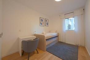 Benfica Prime Terrace II by Homing
