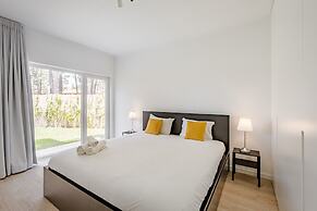Aroeira Modern Grand Villa by Homing
