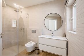 Aroeira Modern Grand Villa by Homing