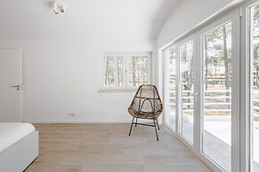 Aroeira Modern Grand Villa by Homing