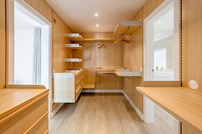 Aroeira Modern Grand Villa by Homing