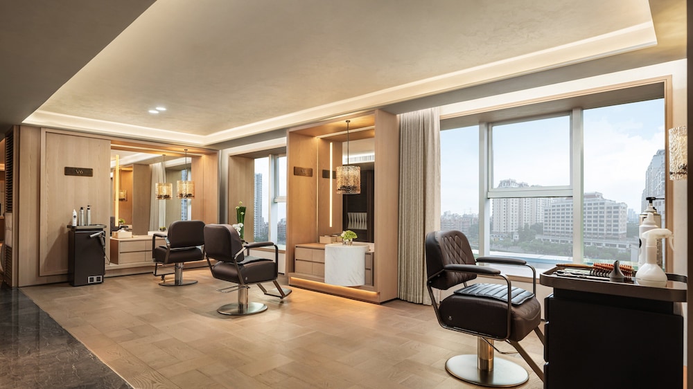 LUNGCHUEN INTERNATIONAL HOTEL