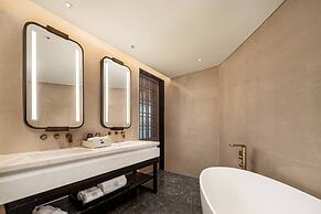 LUNGCHUEN INTERNATIONAL HOTEL