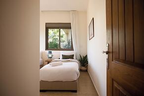 Akl - Chic Apts & Balconies in Batroun