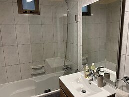 Akl - Chic Apts & Balconies in Batroun