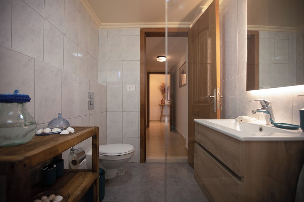Akl - Chic Apts & Balconies in Batroun