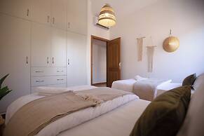 Akl - Chic Apts & Balconies in Batroun