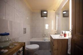 Akl - Chic Apts & Balconies in Batroun