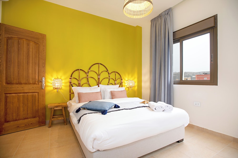 Akl - Chic Apts & Balconies in Batroun
