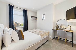 Host Stay Jomor House