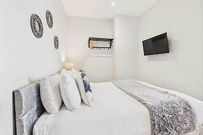 Host Stay Jomor House