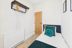 Host Stay Jomor House