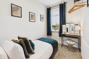 Host Stay Jomor House