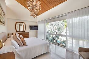 Modern Luxury 6 BR Tropical Retreat With Pool