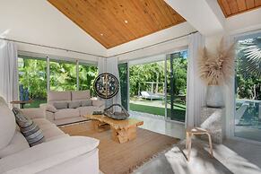 Modern Luxury 6 BR Tropical Retreat With Pool