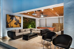 Modern Luxury 6 BR Tropical Retreat With Pool