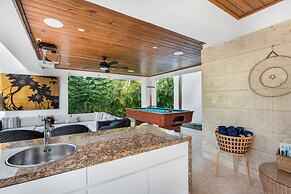 Modern Luxury 6 BR Tropical Retreat With Pool