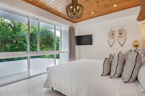 Modern Luxury 6 BR Tropical Retreat With Pool