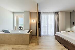 SEA LA VIE SUITES