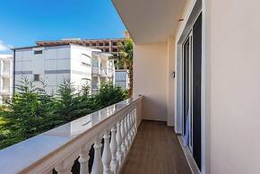 SEA LA VIE SUITES