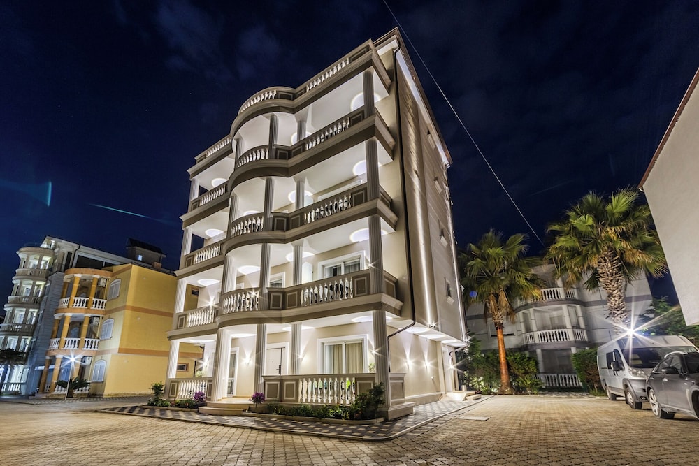 SEA LA VIE SUITES
