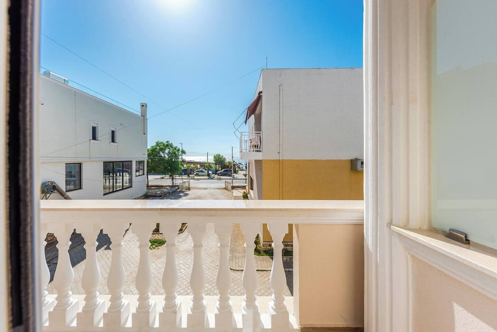 SEA LA VIE SUITES