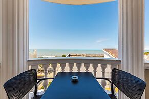 SEA LA VIE SUITES