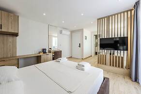 SEA LA VIE SUITES