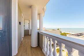 SEA LA VIE SUITES