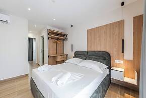 SEA LA VIE SUITES
