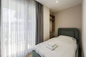 SEA LA VIE SUITES