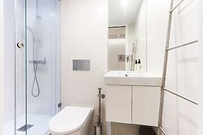 Charming Santos by Homing