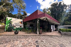 Hotel Termales La Montaña