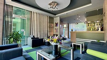 Expo Hotel