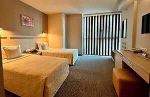 Expo Hotel