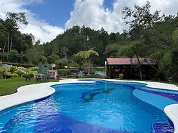 Riviera Escondida