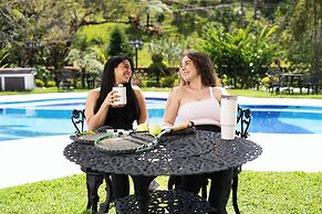 Riviera Escondida