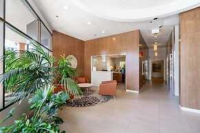 Convenient Downtown Flat