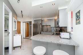 Convenient Downtown Flat