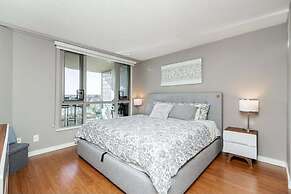Convenient Downtown Flat