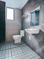 Collection O 94637 Teratai Residence