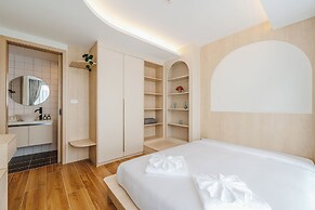 1BR with Infinity Pool Gym Rooftop C190