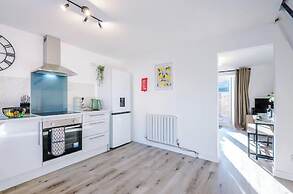 4 Eversley Park