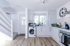 4 Eversley Park