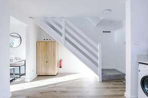 4 Eversley Park