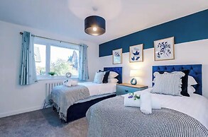 4 Eversley Park