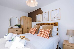 4 Eversley Park
