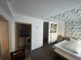 Atrium Garni